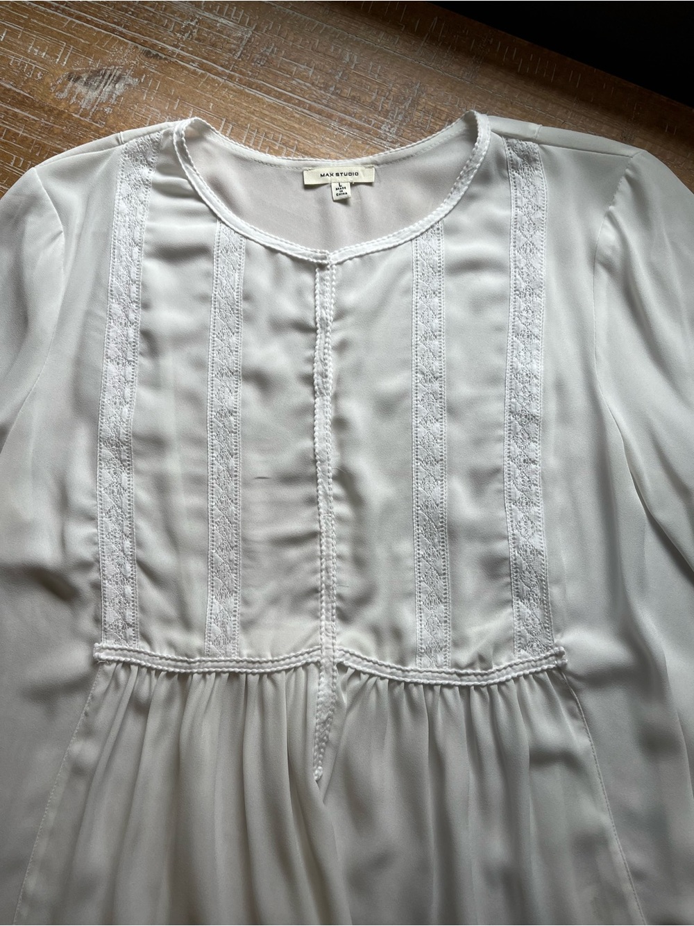 Max Studio Women’s White Peasant Blouse with Lace Trim - Picture 3 of 6